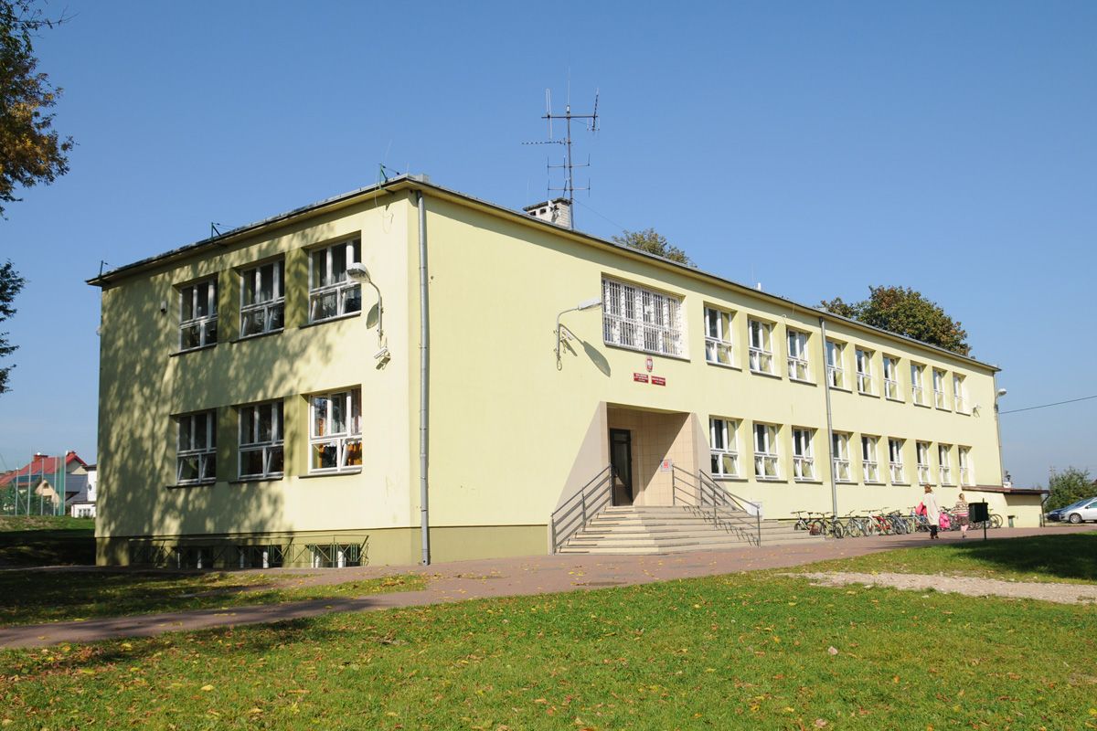 Szkoła Podstawowa Nr 2 Puławy Szkoła Podstawowa im. Żołnierzy 2 Dywizji 1 Armii Wojska Polskiego w