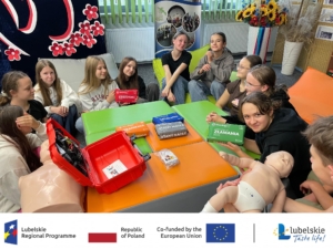 SP Zarzecze Zajęcia Pierwsza pomoc z survivalem